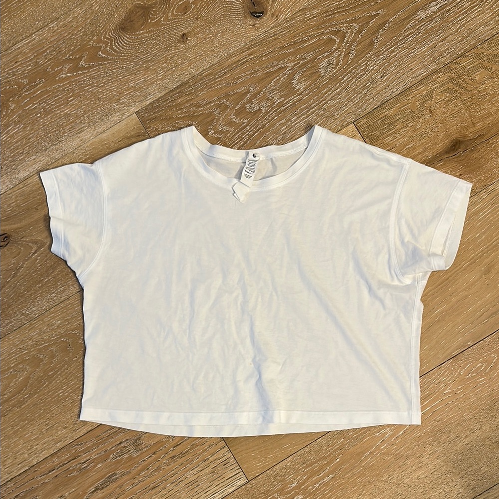 Lululemon Athletica White Short Sleeve Tee